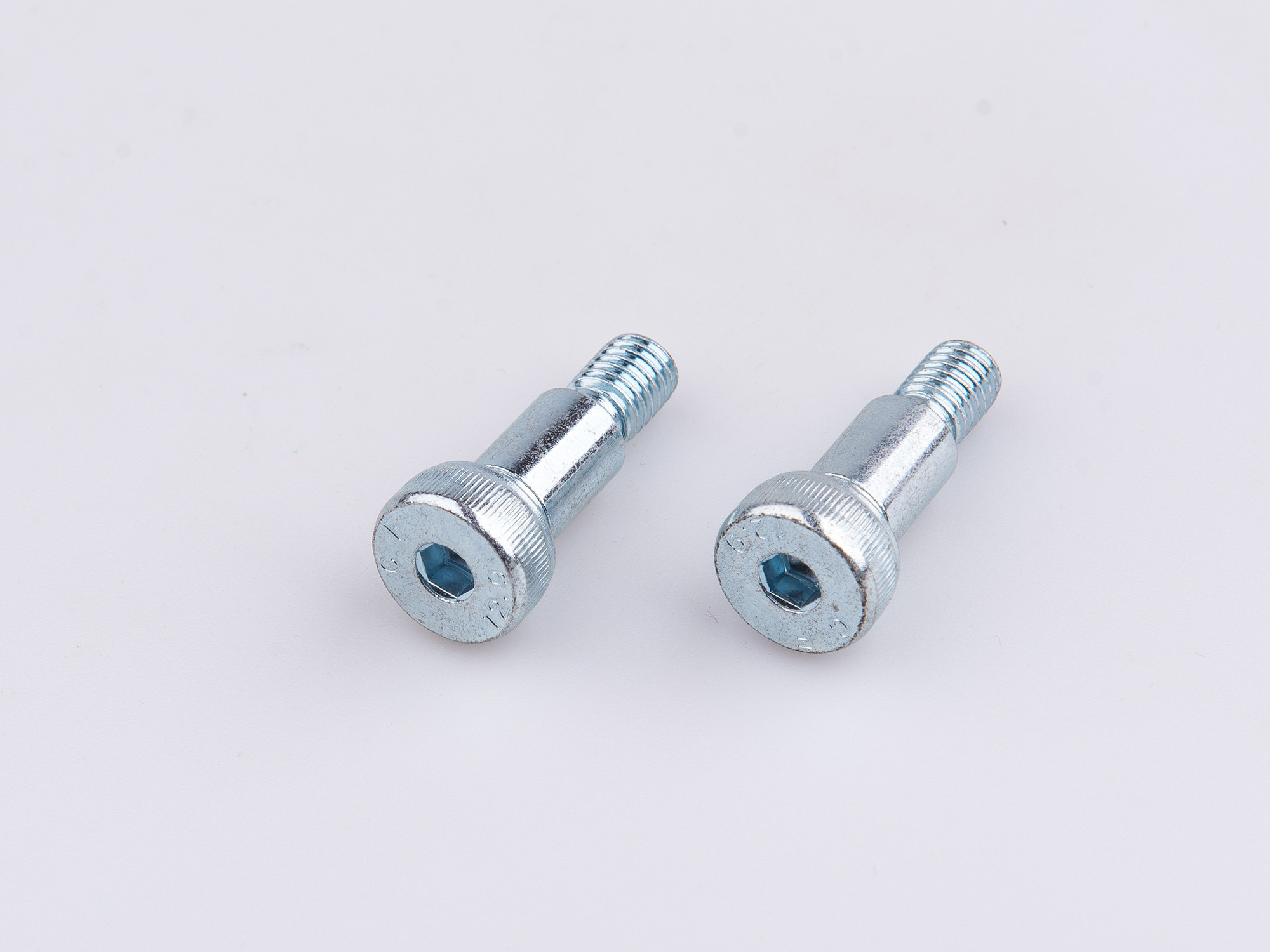 杯頭內(nèi)六角螺絲